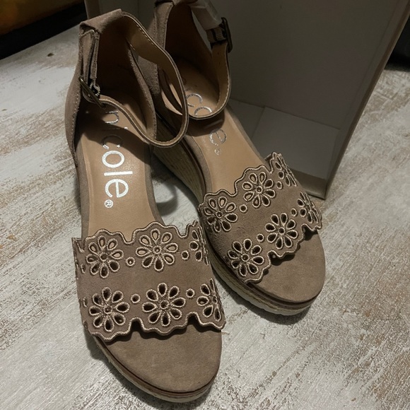 Nicole Miller Wedge Sandals - Picture 8 of 9